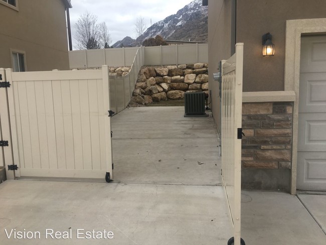 Building Photo - 5 br, 2.5 bath House - 926 S Cinnamon Ridge