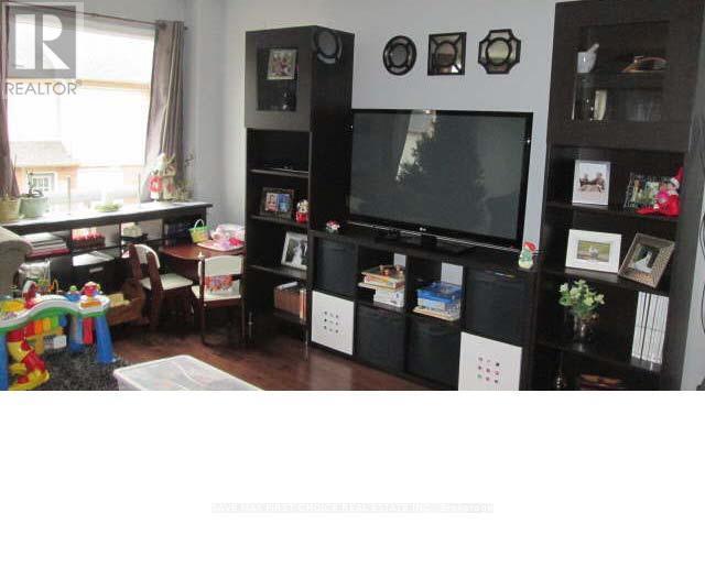 Photo du bâtiment - 5117 Dryden Ave