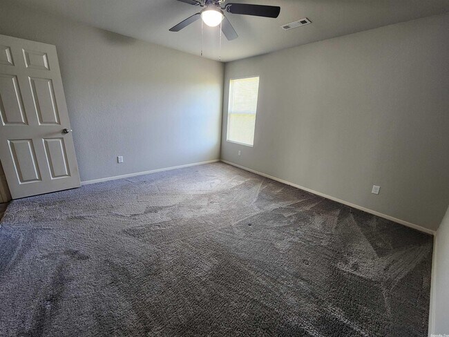 Building Photo - 1072 Santa Fe Trl