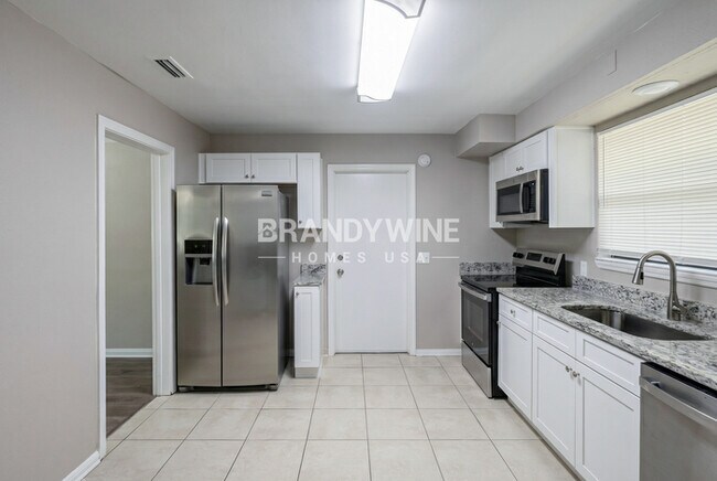 Foto del edificio - 2454 Buttonwood Dr