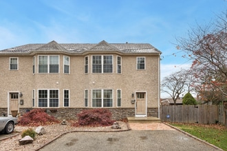 Building Photo - 7518 Lawn St