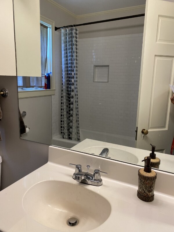 Building Photo - 712 Cantrell Ave