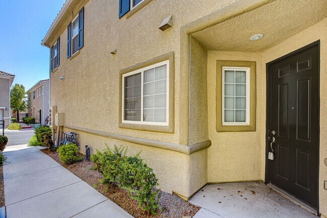 Foto del edificio - 3909 Sweet Pine St