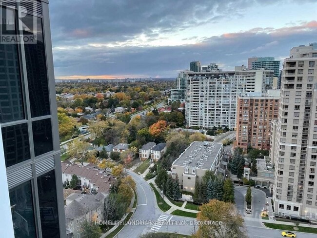 Building Photo - 75 Canterbury Pl