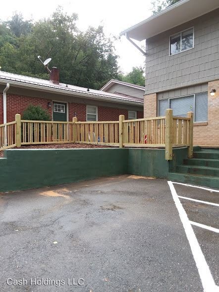 Building Photo - 2 br, 1 bath Room For Rent - 127 Park St