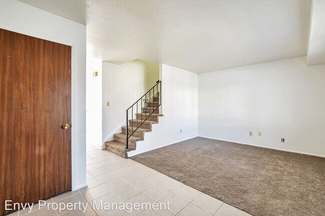 Building Photo - 2 br, 1.5 bath House - 137 E. Southwell St...