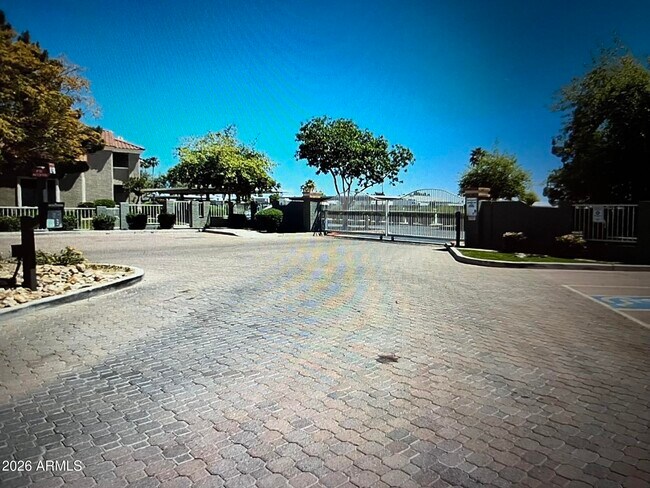 Foto del edificio - 2929 W Yorkshire Dr
