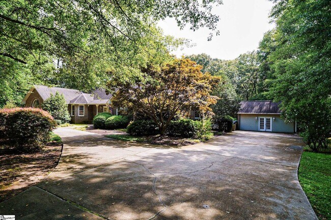 Building Photo - 165 Battleground Rd
