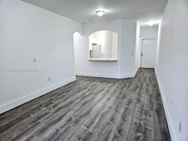 Building Photo - 5650 NW 115th Ct