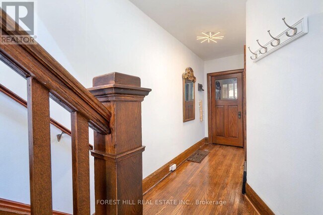 Photo du bâtiment - 139 Craighurst Ave