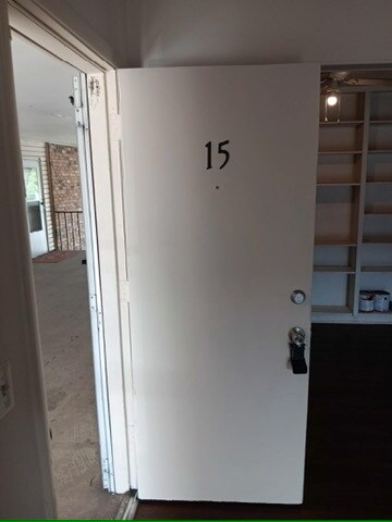 Foto del edificio - 370 Wallace Rd