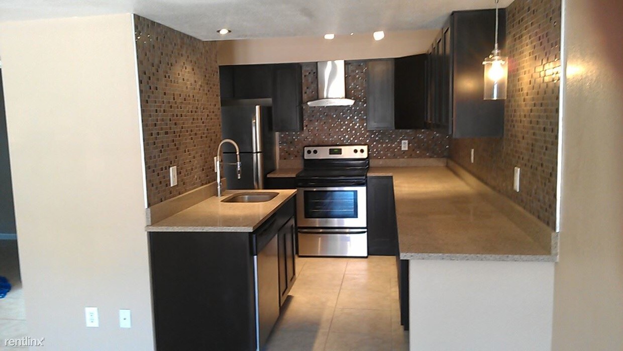 Primary Photo - 2 br, 1 bath Condo - Ciento Condominiums 113E