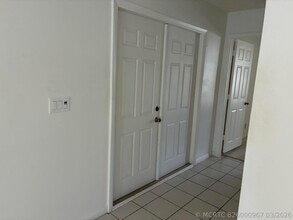Building Photo - 1628 Palmland Dr