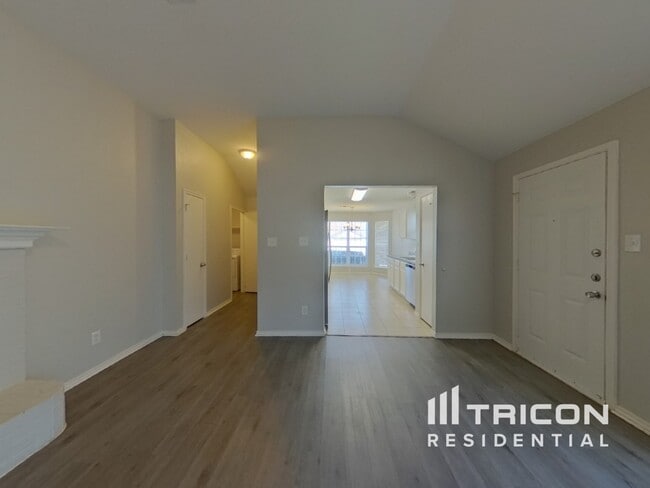 Foto del edificio - 6910 Meadow Bend Dr