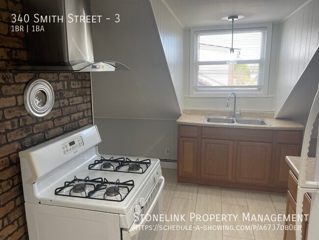 Building Photo - 340 Smith Street