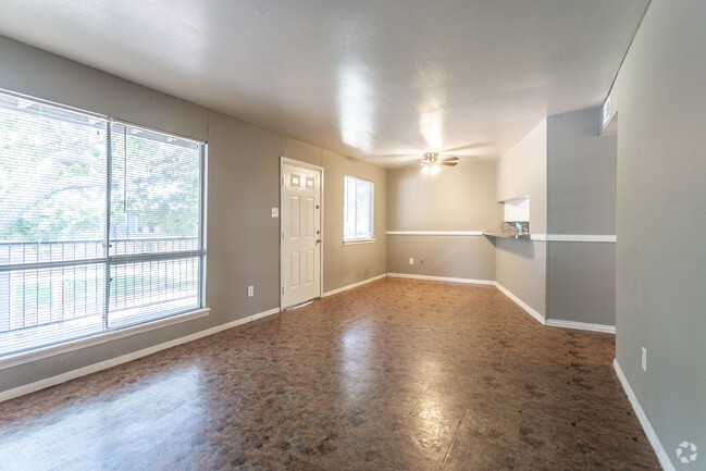 Living room - 1305 Memorial Apartments