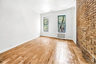 Building Photo - 325 E 89th St