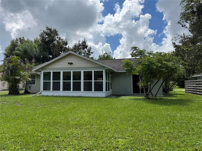 Building Photo - 4750 Hamlets Grv Dr