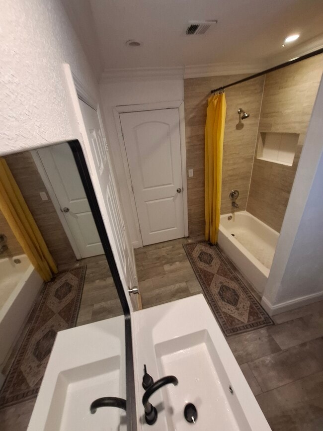 Photo - 1345 NE 5th Terrace House