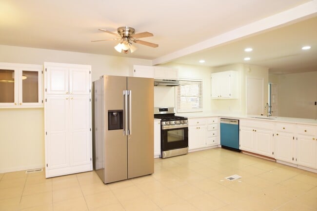 Foto del edificio - 3522 S Toledo Ave