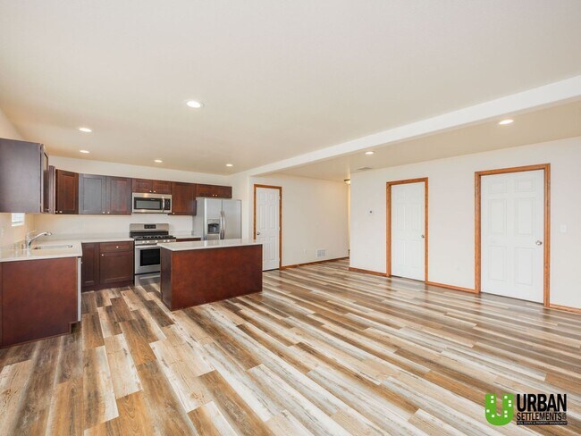 Foto del edificio - 5517-5519 E 14th Ave