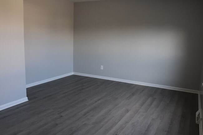 Foto del edificio - 235 Craigdan Dr