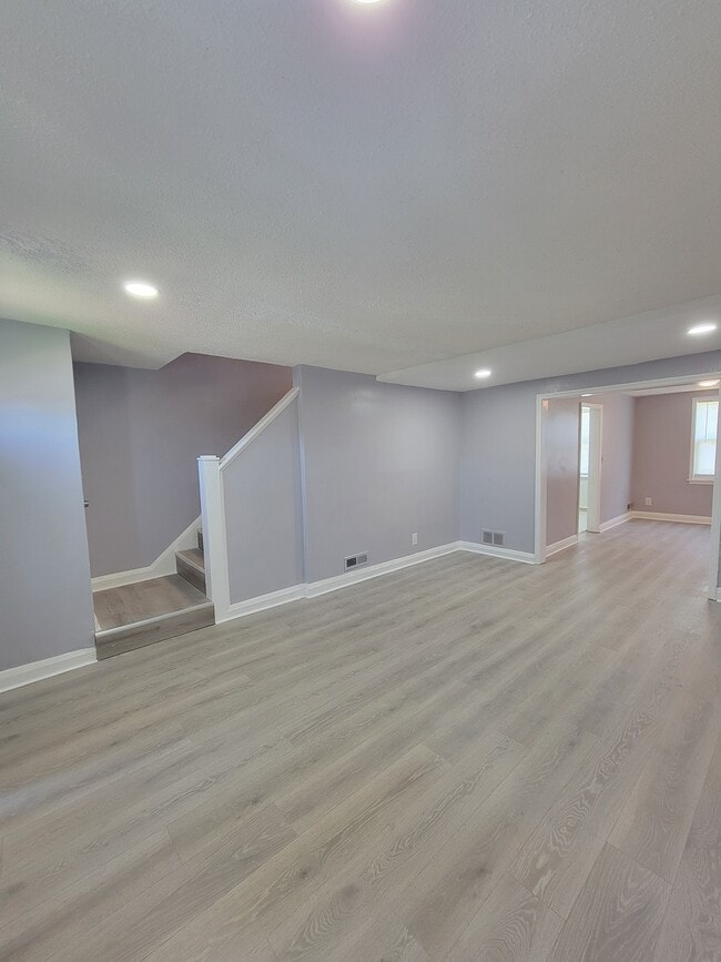Building Photo - 3242 Westmont Ave