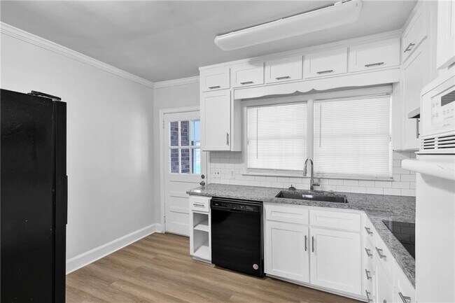 Building Photo - 2880 Old Lost Mountain Rd