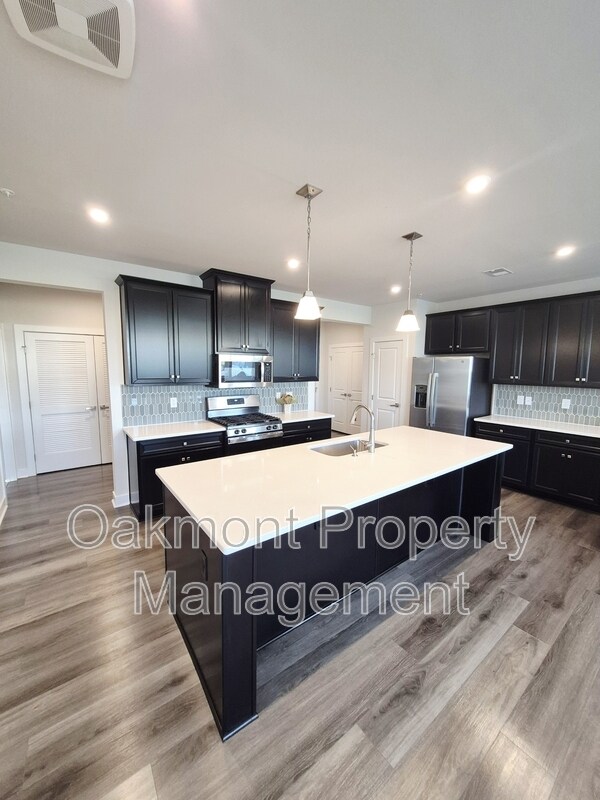 Building Photo - 3700 Maze Runner Dr