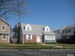 Primary Photo - 126 Roslyn Rd