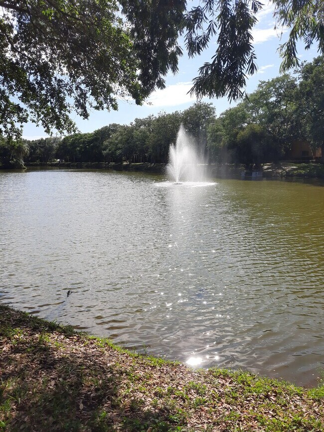 Foto del edificio - 5580 Baywater Dr