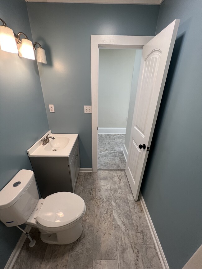 Updated Bathroom - 4531 Sunset Ave