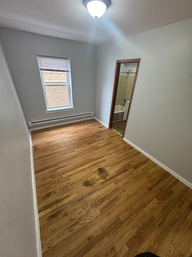 Foto del edificio - 4642 N Malden St