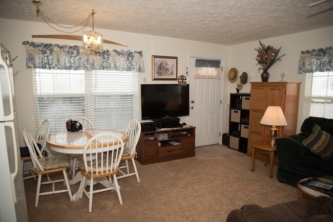 Foto del interior - 605 Dogwood St