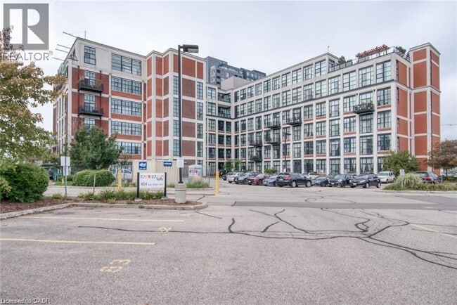 Building Photo - 404 King St W