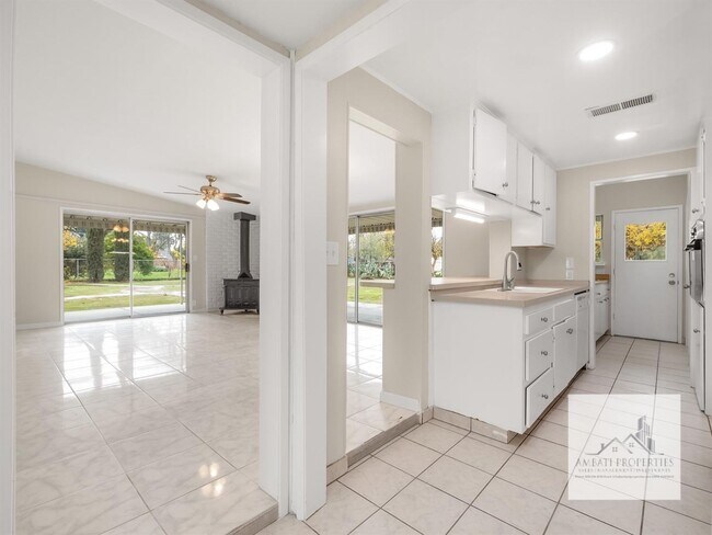 Foto del edificio - 4475 N Thorne Ave