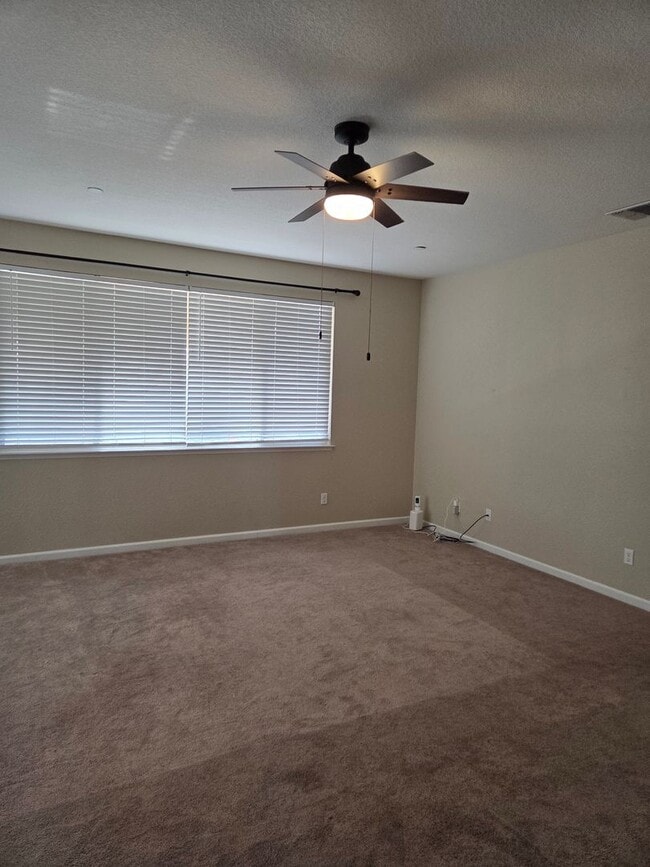 Building Photo - 1443 Greenbrier Dr