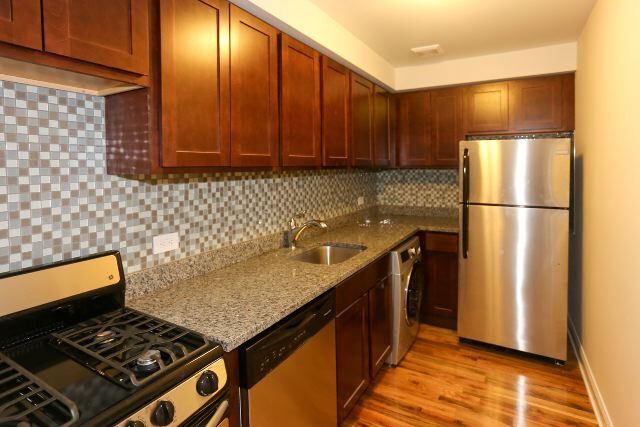 Foto del edificio - 569 W Arlington Pl