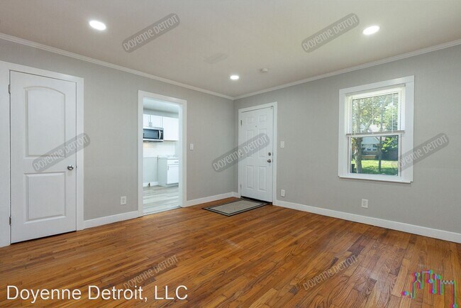 Building Photo - 3 br, 1 bath House - 14016 Grandville Ave