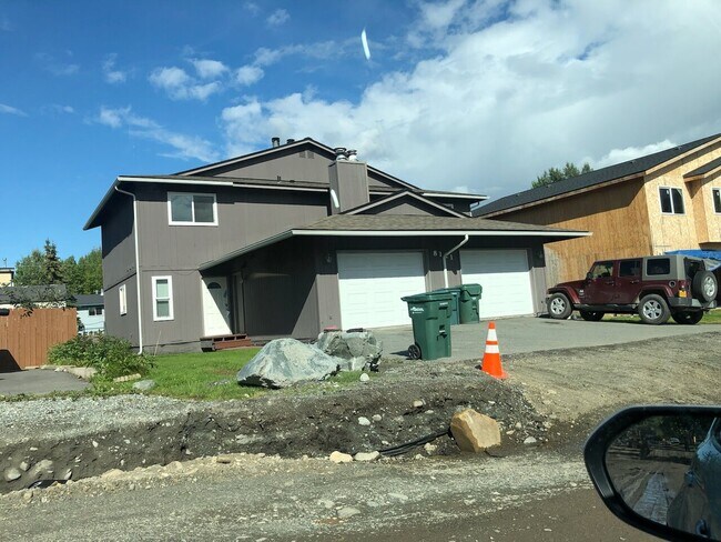 Building Photo - Little Dipper Avenue