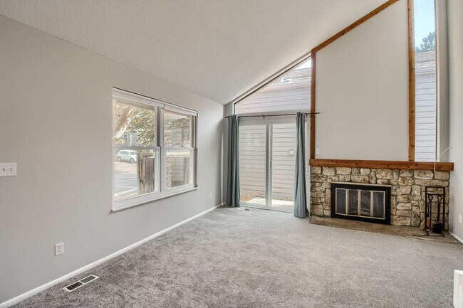 Building Photo - 3 Bedroom single family home in Aurora
