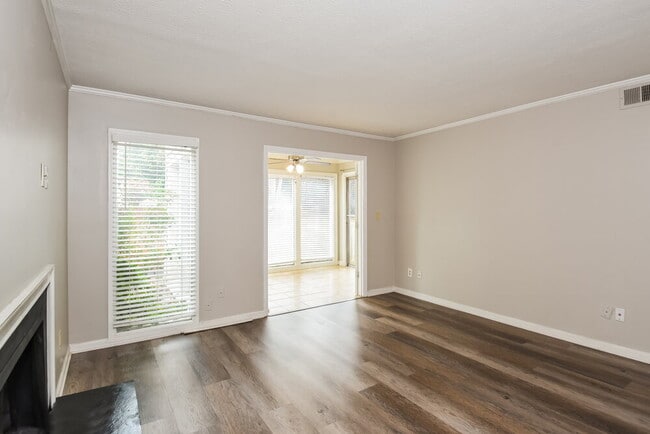 Building Photo - 108 Augusta Dr
