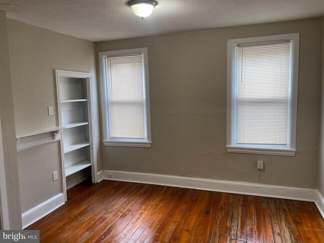 Foto del edificio - 747 E Woodlawn St