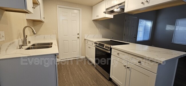 Foto del edificio - 10412 S White Rock Rd