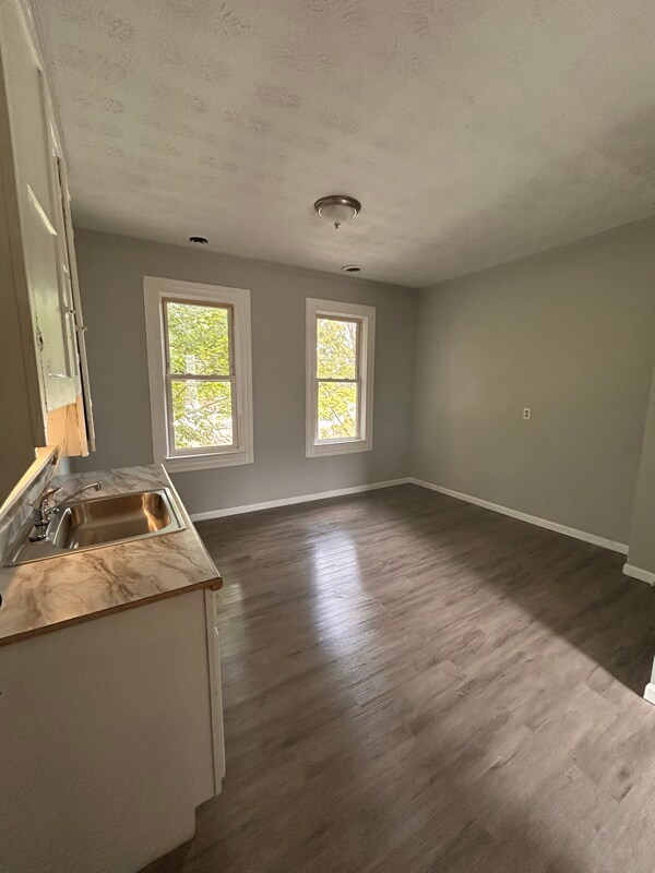 Building Photo - 3465 W 54th St