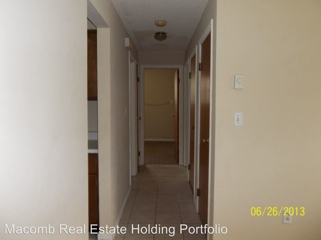 Building Photo - 320 W Barsi Blvd