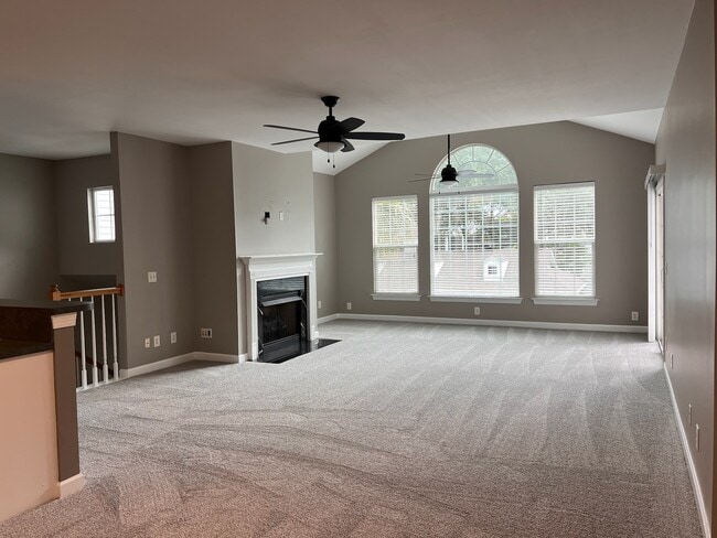 Building Photo - 101 Golf View Ln