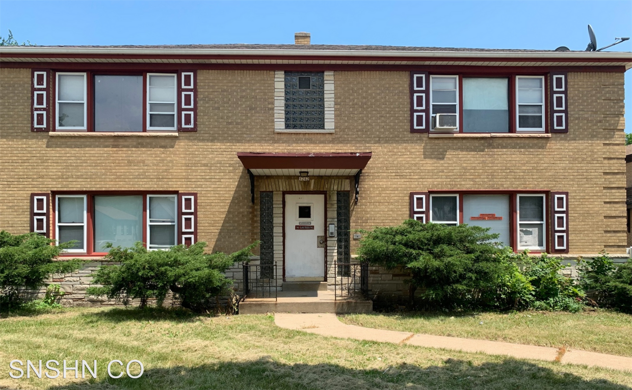 Primary Photo - 5262 N Teutonia Ave