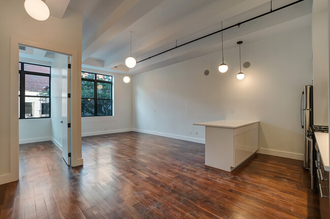 Building Photo - 120 S 4th St