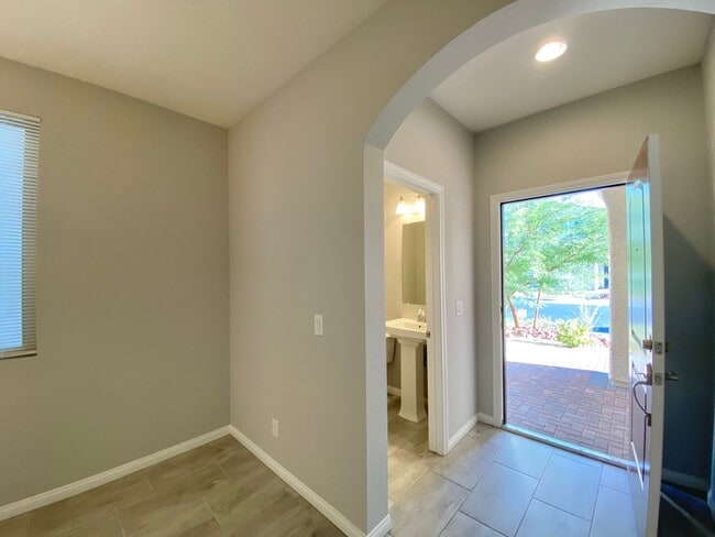 Building Photo - 262 Cullerton St